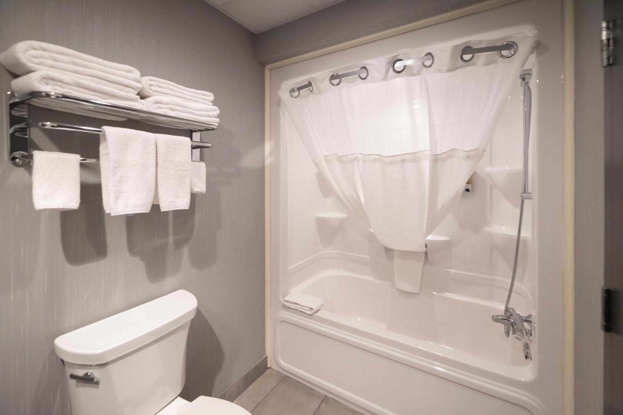 Superior King Room (2 Adults + 2 Children)