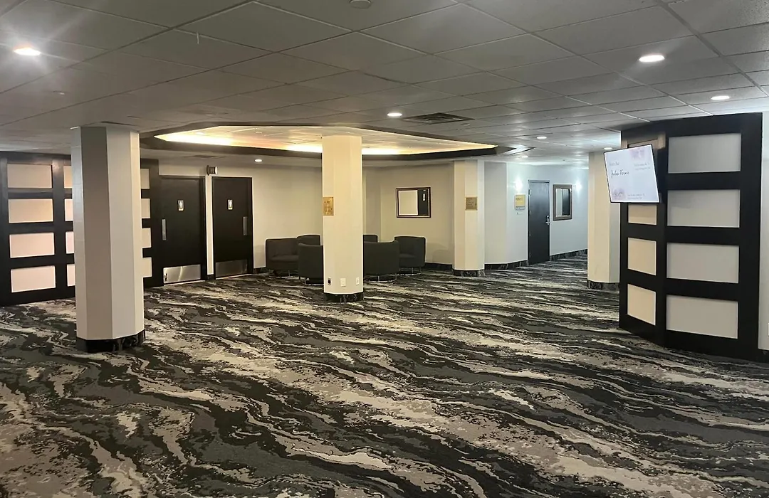 Travelodge By Wyndham Quebec City Hotel & Convention Centre-1